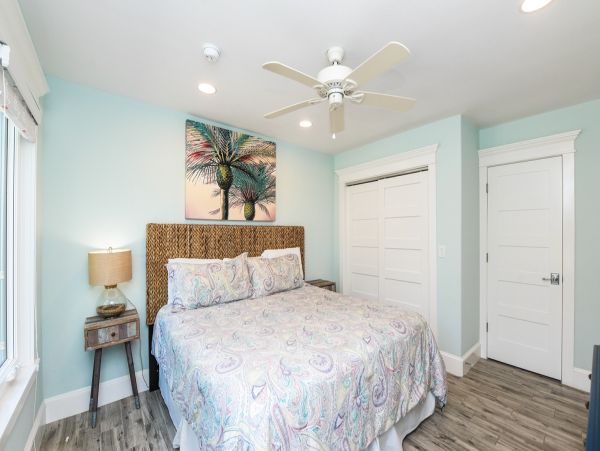 Bradenton Beach One Bedroom Rental Condo Short Walk to Beach