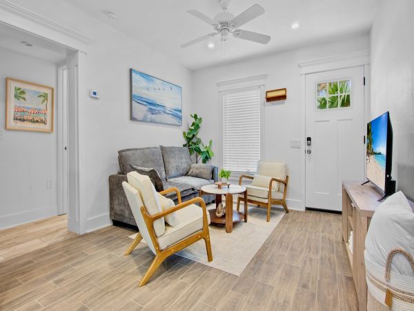 Anna Maria Island Vacation Rental - Bayside Retreat with Pool & Patio