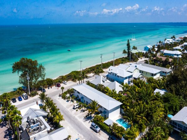Anna Maria Island Vacation Rental - Bayside Retreat with Pool & Patio