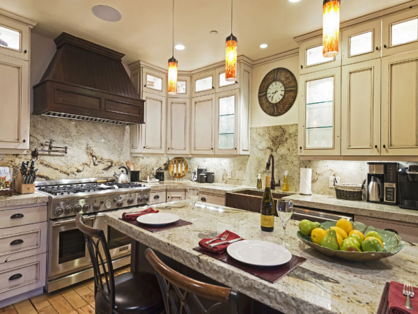 Modern Luxury Vacation Rental with 3 Bedrooms in Park City