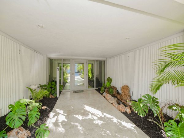 Anna Maria Amazing 7 Bedroom Home with a Beautiful Pool