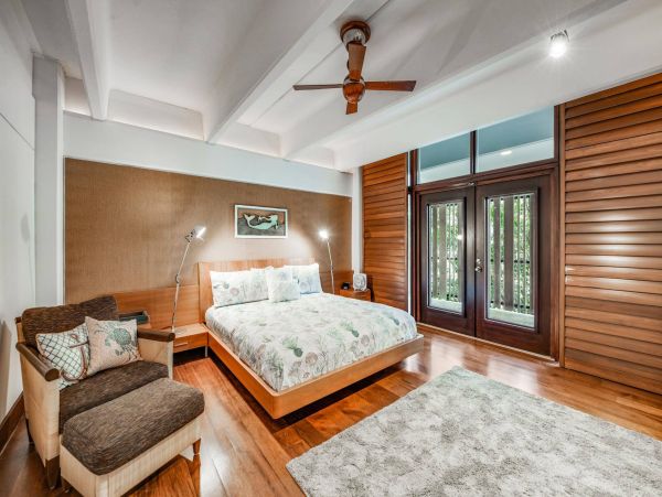 Anna Maria Amazing 7 Bedroom Home with a Beautiful Pool