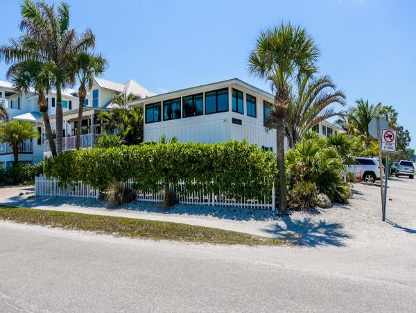Anna Maria Island Vacation Rental - Beach Condo with Pool & Bay Access