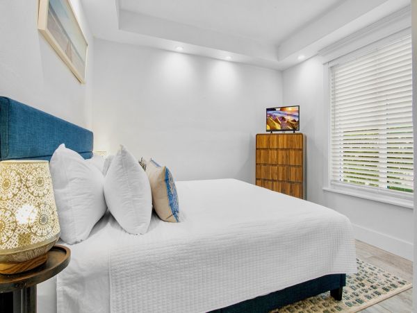 Anna Maria Island Vacation Rental - Beach Condo with Pool & Bay Access