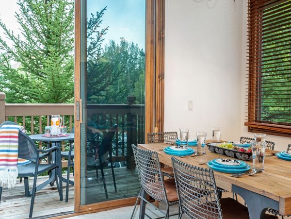 Luxury Walk to Lift 3 Bedroom Townhouse in Arrowhead