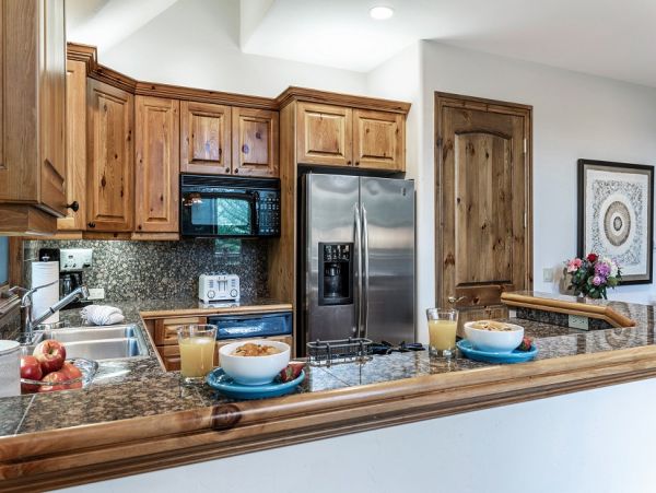 Luxury Walk to Lift 3 Bedroom Townhouse in Arrowhead