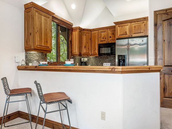 Luxury Walk to Lift 3 Bedroom Townhouse in Arrowhead