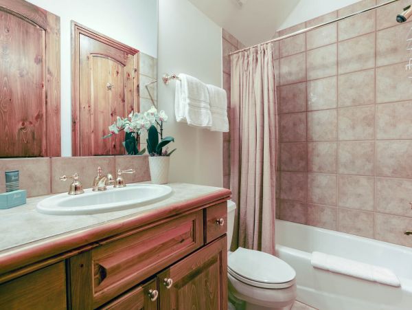 Luxury Walk to Lift 3 Bedroom Townhouse in Arrowhead