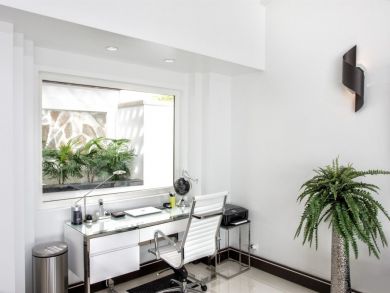 Saint Maarten Vacation Home Sleeps twelve Guests.