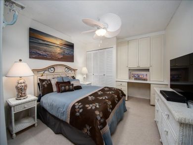 Longboat Key Vacation Condo Sleeps Six Guests.