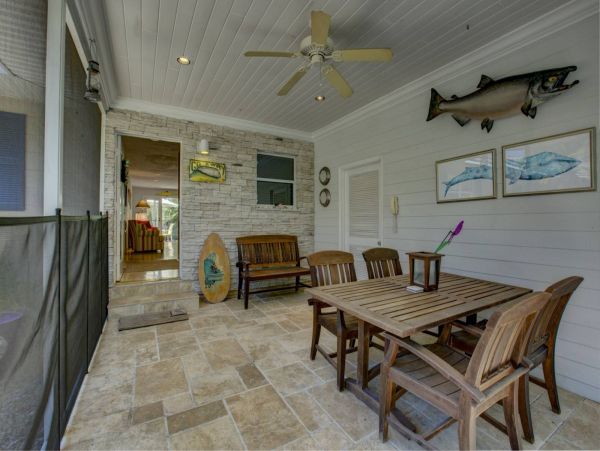 Longboat Key Vacation Condo Sleeps Six Guests.