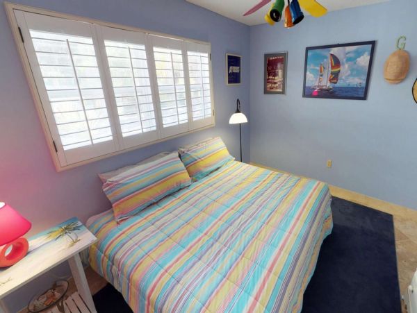Longboat Key Vacation Condo Sleeps Six Guests.