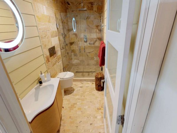 Longboat Key Vacation Condo Sleeps Six Guests.