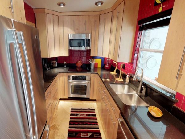 Longboat Key Vacation Condo Sleeps Six Guests.