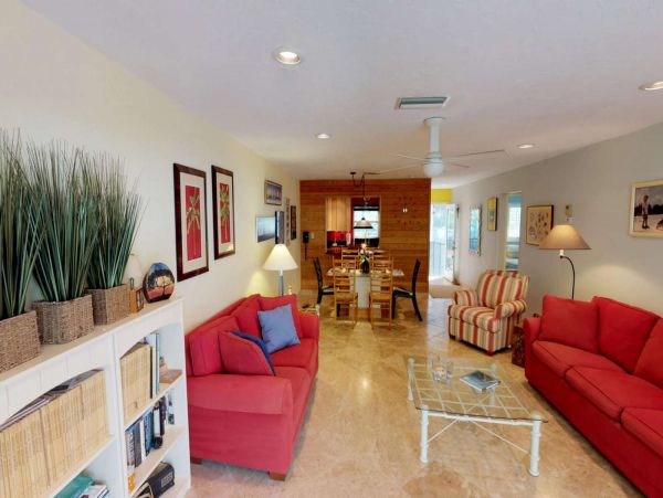 Longboat Key Vacation Condo Sleeps Six Guests.