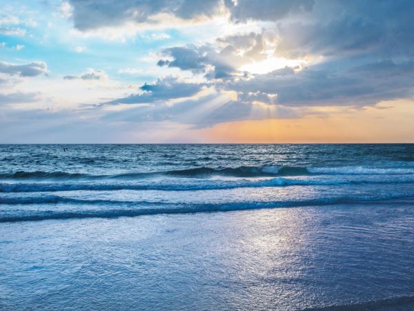 Longboat Key Vacation Condo Sleeps Six Guests.