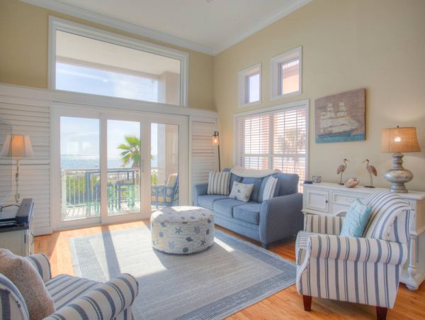 Madeira Vacation Townhouse Sleeps Eight Guests