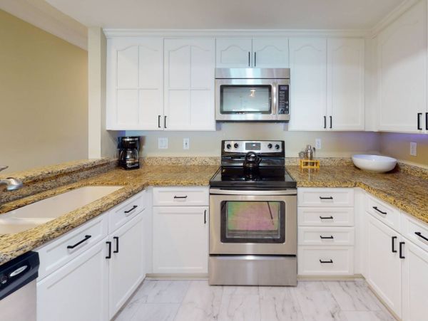 Madeira Vacation Townhouse Sleeps Eight Guests