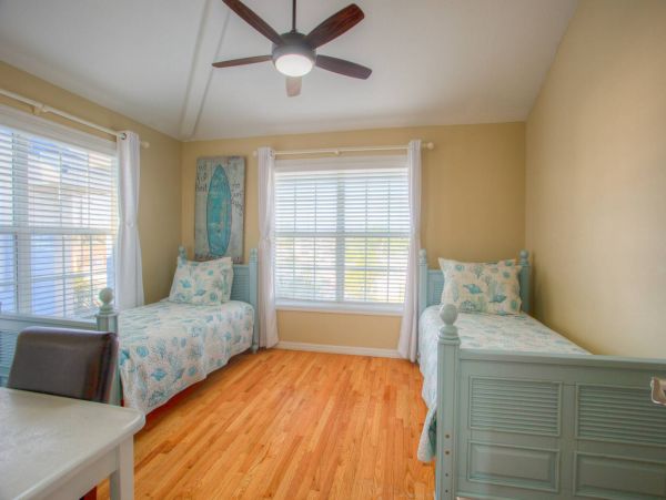 Madeira Vacation Townhouse Sleeps Eight Guests