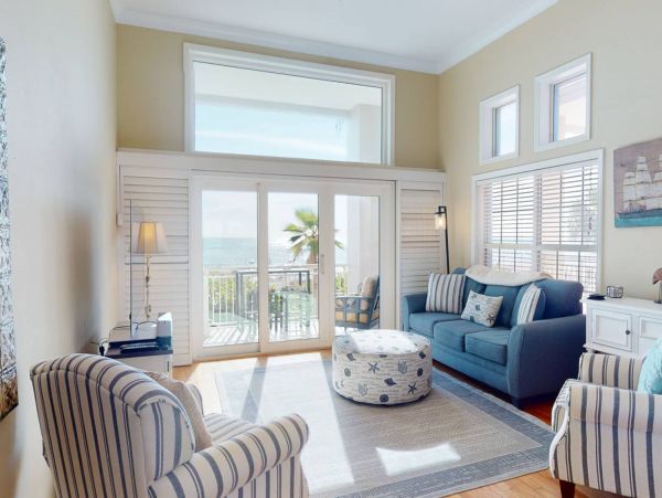 Madeira Vacation Townhouse Sleeps Eight Guests