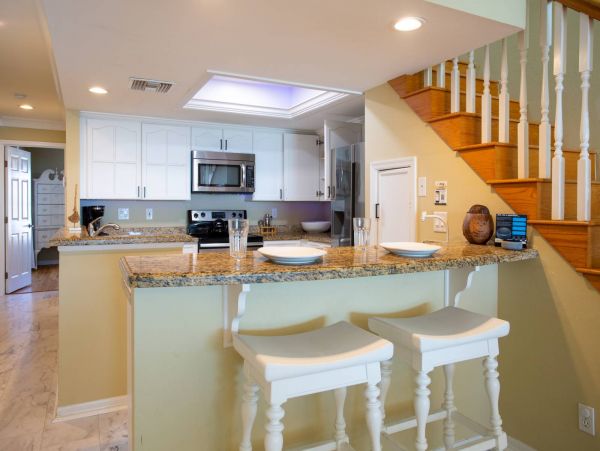 Madeira Vacation Townhouse Sleeps Eight Guests