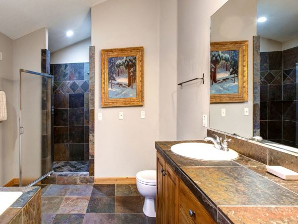 Very Convenient location short walk to Main Street and slope