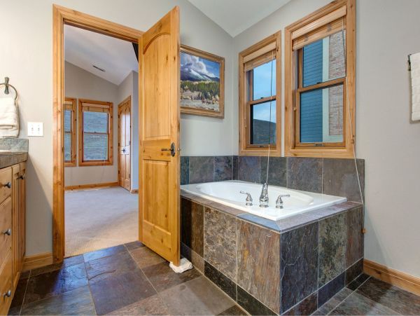 Very Convenient location short walk to Main Street and slope