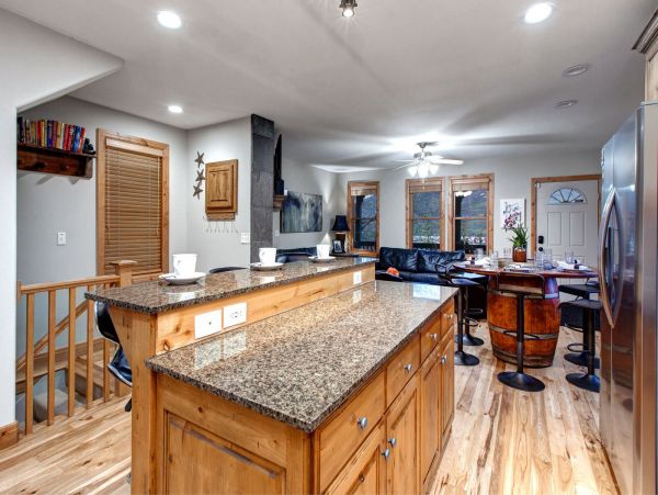 Very Convenient location short walk to Main Street and slope
