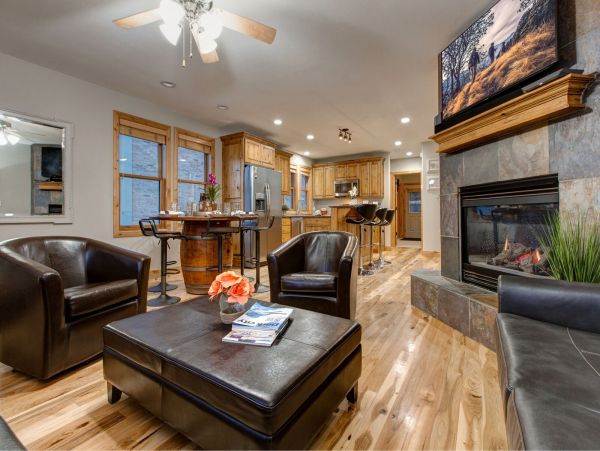 Very Convenient location short walk to Main Street and slope