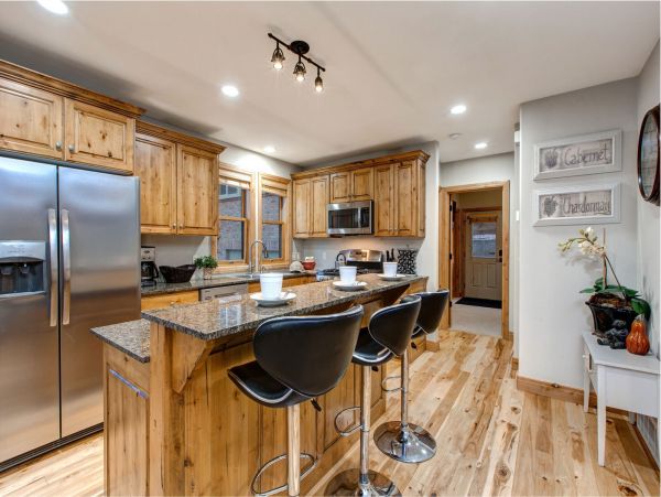 Very Convenient location short walk to Main Street and slope