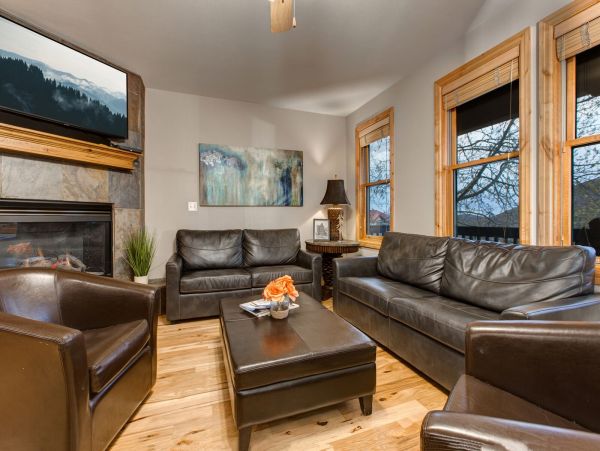 Very Convenient location short walk to Main Street and slope