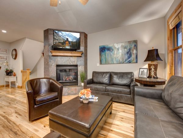 Very Convenient location short walk to Main Street and slope