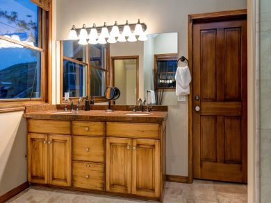 Incredible Location and Fabulous Finishes!