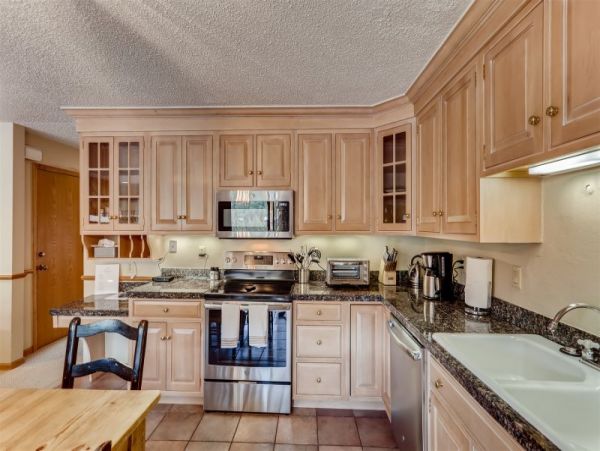 Vail Vacation Condo Sleeps Six Guests Luxury