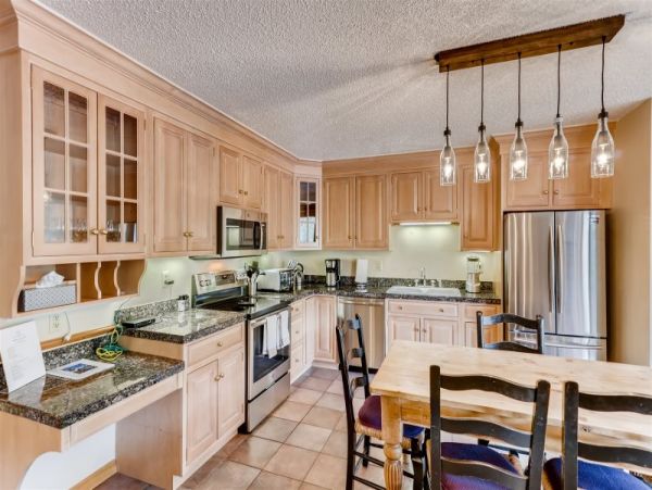 Vail Vacation Condo Sleeps Six Guests Luxury