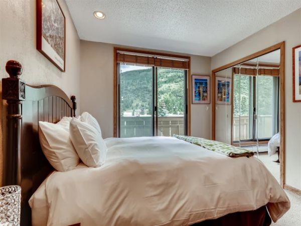 Vail Vacation Condo Sleeps Six Guests Luxury