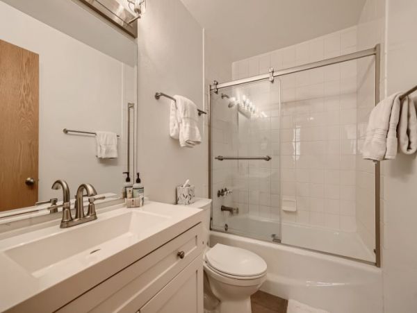 Vail Vacation Condo Sleeps Six Guests Luxury