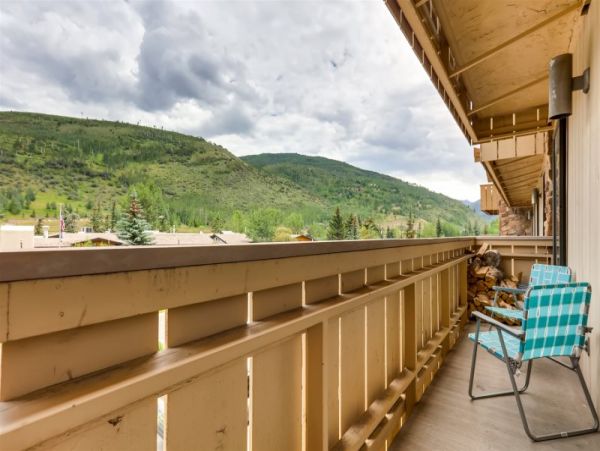 Vail Vacation Condo Sleeps Six Guests Luxury