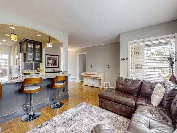 La Jolla Walk to the Beach Vacation Home Sleeps Six Guests