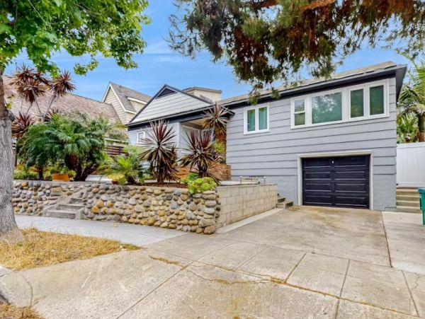 La Jolla Walk to the Beach Vacation Home Sleeps Six Guests