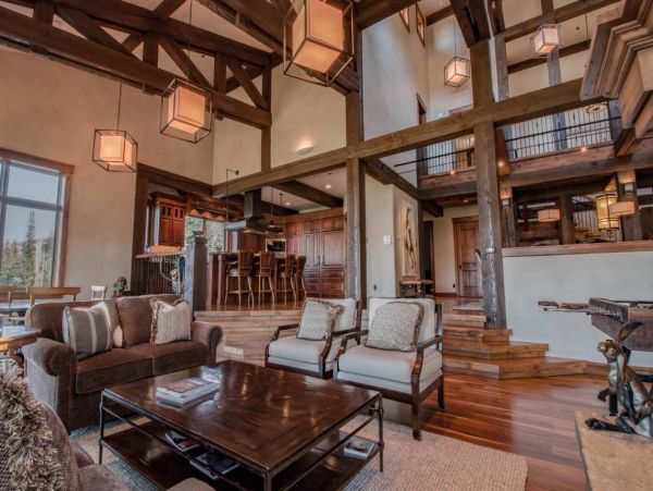Elegant Luxury Park City Estate Home A Mixture of Fashion & Function