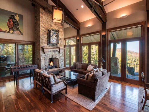 Elegant Luxury Park City Estate Home A Mixture of Fashion & Function