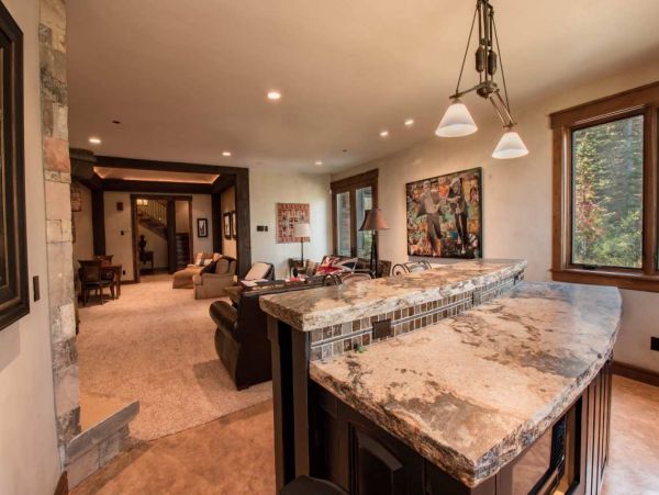 Elegant Luxury Park City Estate Home A Mixture of Fashion & Function
