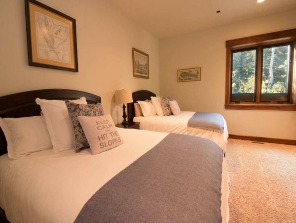 Elegant Luxury Park City Estate Home A Mixture of Fashion & Function