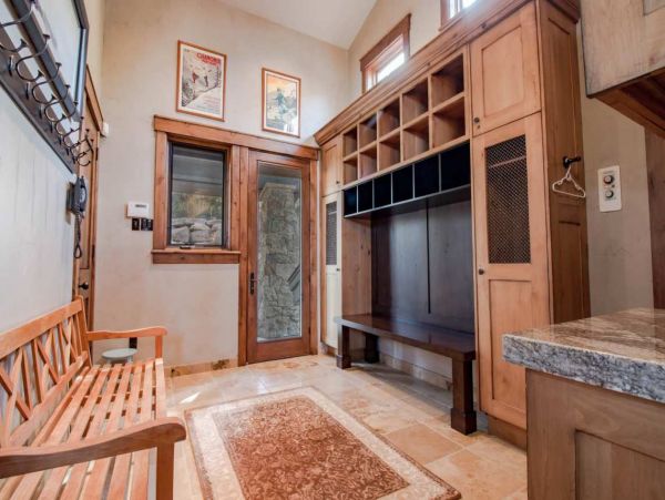 Elegant Luxury Park City Estate Home A Mixture of Fashion & Function