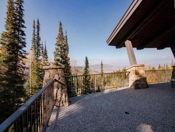 Elegant Luxury Park City Estate Home A Mixture of Fashion & Function