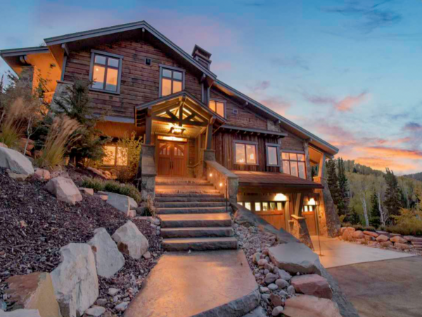 Elegant Luxury Park City Estate Home A Mixture of Fashion & Function