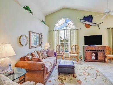 Canal Front 3 Bedrooms Vacation Home Sleeps 6 in Cape Coral
