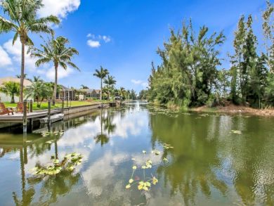 Canal Front 3 Bedrooms Vacation Home Sleeps 6 in Cape Coral