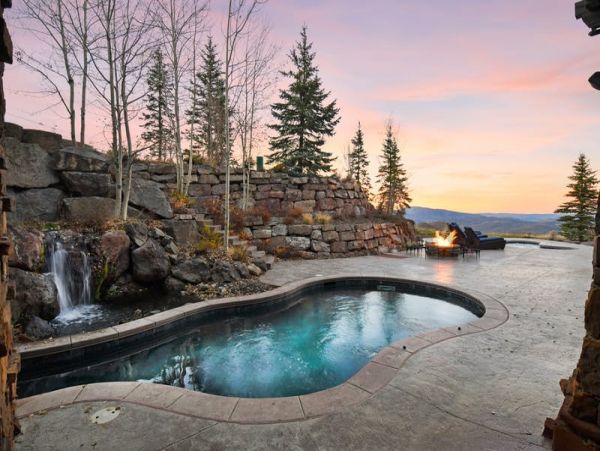 Stunning Ski In/Ski Out Chalet Pool Fitness Room & Theater